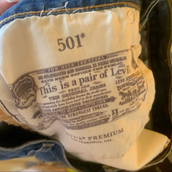 Levi’s 501 Shorts - Picture 8 of 8